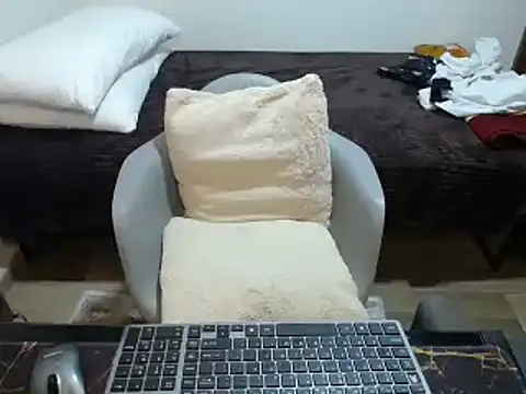 bossking017 online show from January 31, 11:35 pm