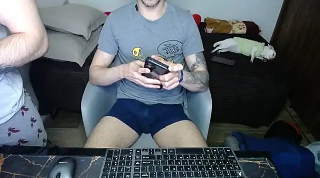 bossking017 online show from February 25, 4:35 am