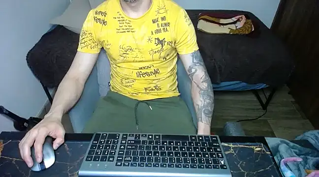 bossking017 online show from March 1, 2:26 am