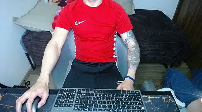 bossking017 online show from March 4, 9:54 pm