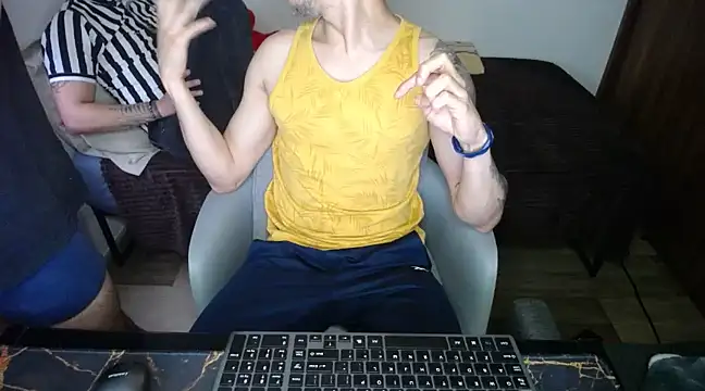 bossking017 online show from March 7, 8:22 pm