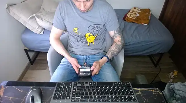 bossking017 online show from March 9, 5:39 pm