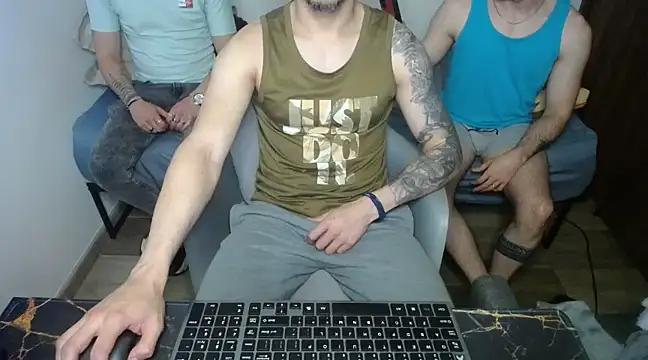 bossking017 online show from March 13, 9:37 pm