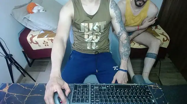 bossking017 online show from March 20, 9:56 pm