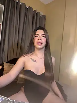 Nyxie luxx online show from April 24, 2:30 pm