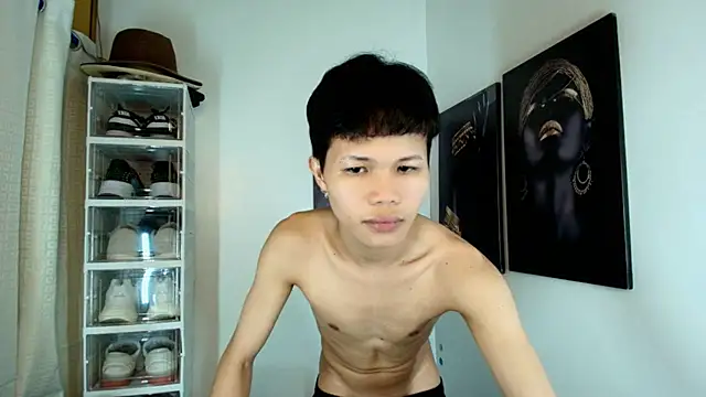 crazyasiantwink online show from October 26, 5:52 pm