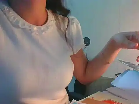 Snapshot of Linzly chatting on October 6, 4:37 pm Linzly online show from October 6, 4:37 pm