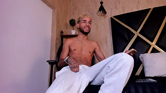 Thiagoferreti online show from September 24, 3:43 am