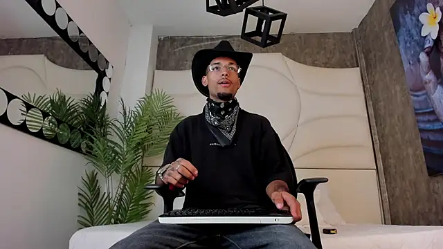 Thiagoferreti online show from October 9, 3:15 am