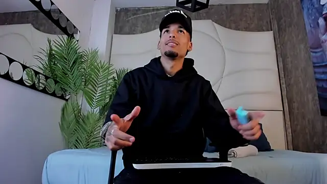 Thiagoferreti online show from October 27, 7:29 pm