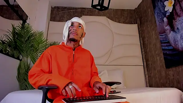 Thiagoferreti online show from October 31, 7:59 pm