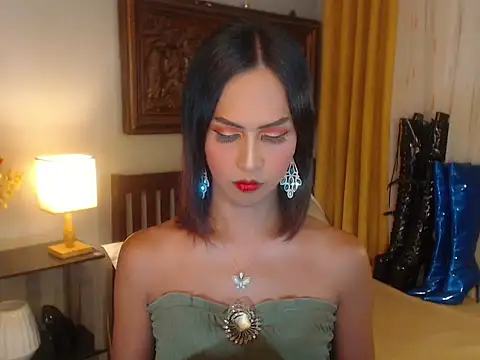 Nathalieheartt online show from October 5, 1:37 am