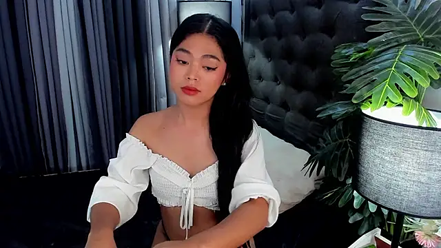 Snapshot of AsianHugecockAnna chatting on June 19, 7:01 am AsianHugecockAnna online show from June 19, 7:01 am