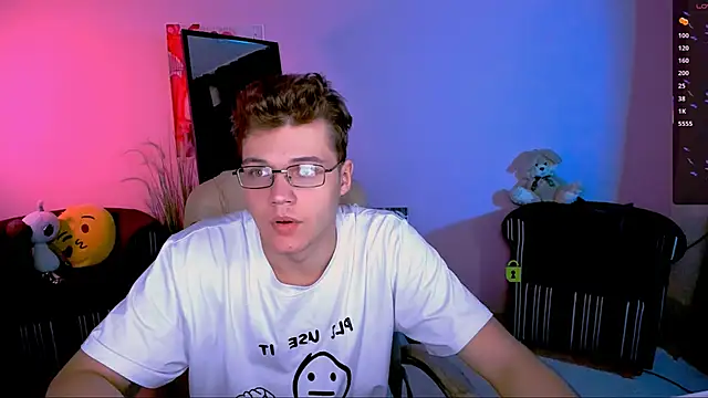 lucas long  online show from October 16, 5:19 am