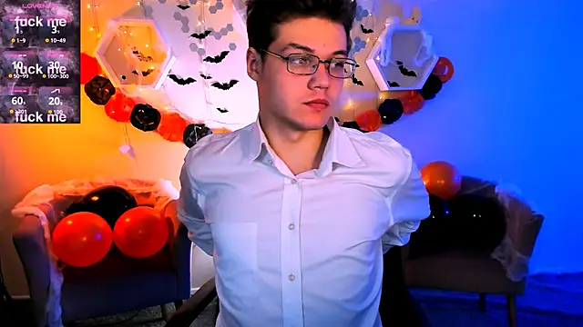 lucas long  online show from October 26, 9:37 am