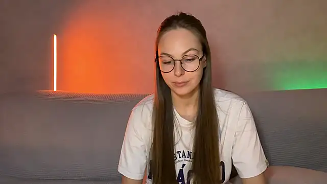 Oralaa1 online show from February 14, 6:15 pm