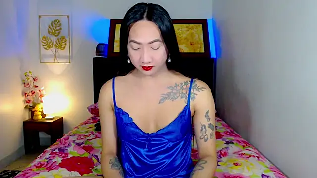 Snapshot of LovelyQueen69 chatting on April 8, 1:44 pm LovelyQueen69 online show from April 8, 1:44 pm
