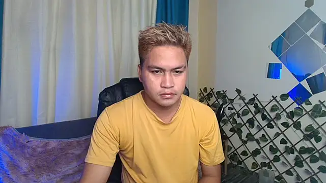 Snapshot of Asian_jayeel chatting on June 5, 2:51 am Asian jayeel online show from June 5, 2:51 am