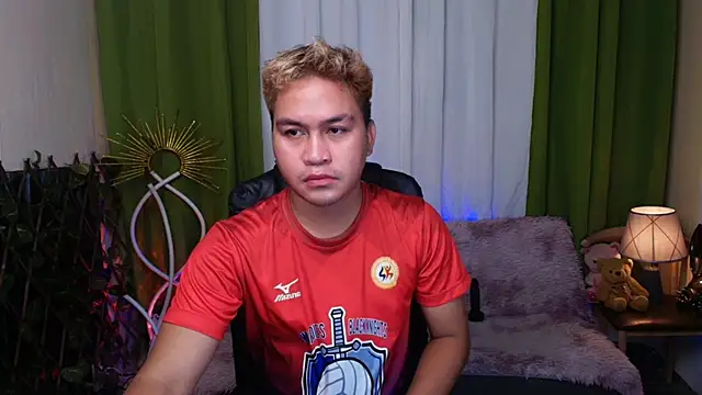 Snapshot of Asian_jayeel chatting on June 10, 1:28 am Asian jayeel online show from June 10, 1:28 am