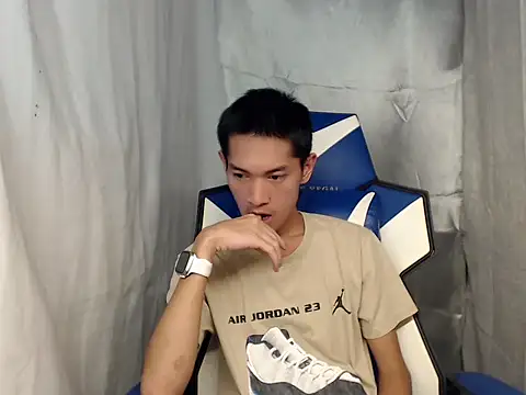 riks tyler online show from March 27, 6:29 pm