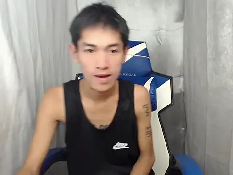 Snapshot of riks_tyler chatting on May 25, 9:59 am riks tyler online show from May 25, 9:59 am