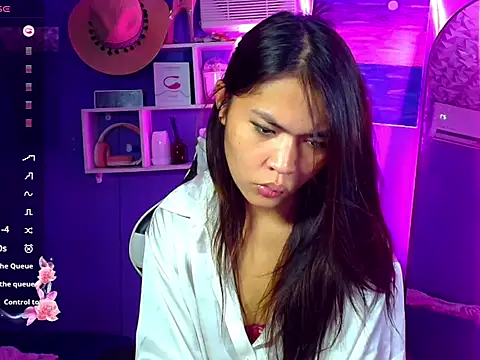 urgirljane online show from May 28, 9:39 am