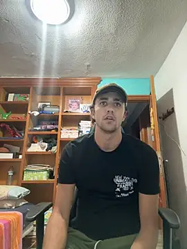 Snapshot of aavrdvh33 chatting on September 15, 7:14 pm aavrdvh33 online show from September 15, 7:14 pm