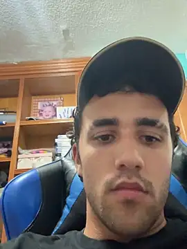 Snapshot of aavrdvh33 chatting on September 16, 9:27 pm aavrdvh33 online show from September 16, 9:27 pm