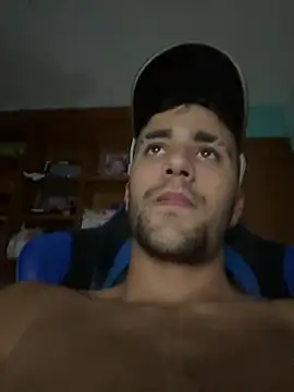 Snapshot of aavrdvh33 chatting on October 2, 1:12 am aavrdvh33 online show from October 2, 1:12 am