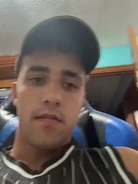 Snapshot of aavrdvh33 chatting on October 12, 6:07 pm aavrdvh33 online show from October 12, 6:07 pm