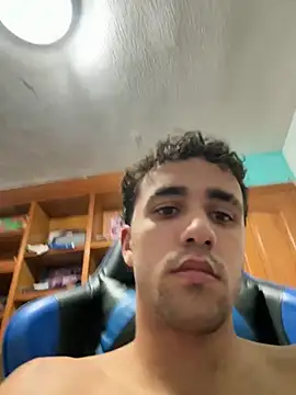 Snapshot of aavrdvh33 chatting on October 14, 8:53 pm aavrdvh33 online show from October 14, 8:53 pm