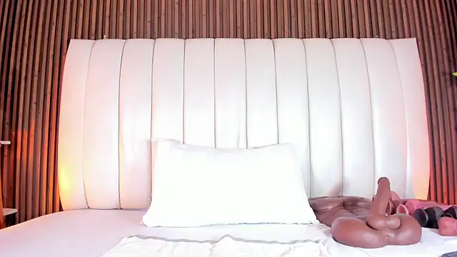 SandraMilerr online show from March 5, 4:30 am