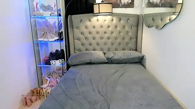 Snapshot of bigcockvenice chatting on February 11, 1:43 am bigcockvenice online show from February 11, 1:43 am