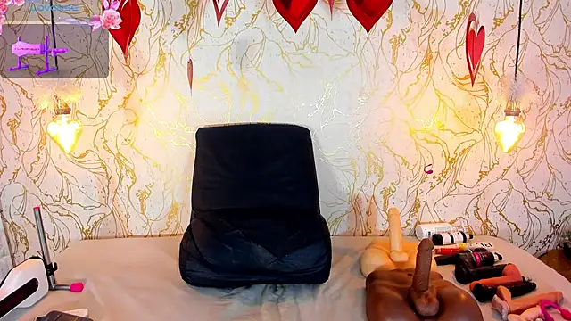 NAOMY COOPER online show from March 11, 8:15 pm