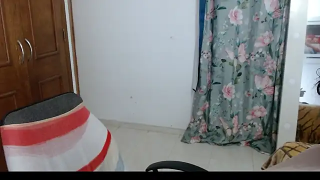 Snapshot of alejandralatina chatting on September 23, 4:04 am alejandralatina online show from September 23, 4:04 am