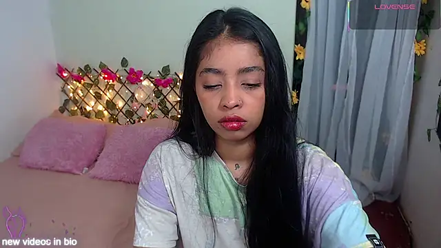 Snapshot of Angie_Lee01 chatting on September 18, 12:40 pm Angie Lee01 online show from September 18, 12:40 pm