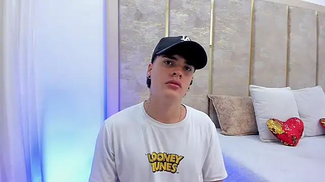 BenitoSaenz online show from October 17, 3:31 am