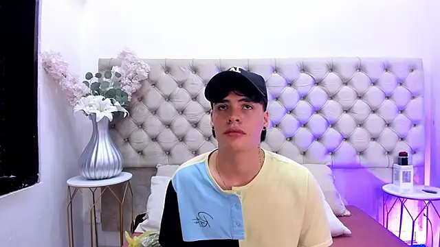 BenitoSaenz online show from October 21, 3:40 am