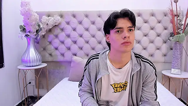 BenitoSaenz online show from November 26, 11:55 am