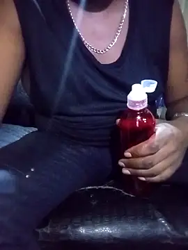 Snapshot of OnlyMoneyIwanT chatting on February 25, 1:43 pm OnlyMoneyIwanT online show from February 25, 1:43 pm