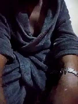 OnlyMoneyIwanT online show from April 18, 2:59 am