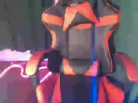 Snapshot of Enchantressxshaira chatting on December 19, 8:21 am Enchantressxshaira online show from December 19, 8:21 am