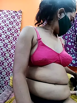 Snapshot of Hotpuja25 chatting on June 29, 4:52 am Hotpuja25 online show from June 29, 4:52 am