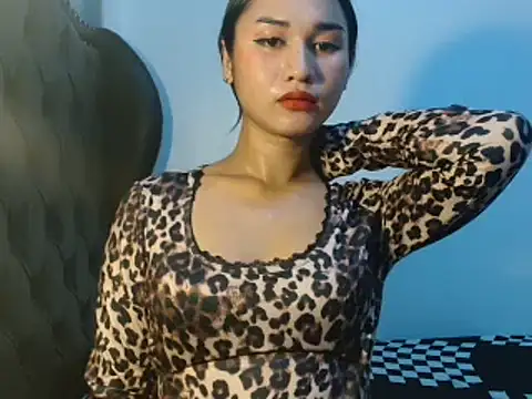 Snapshot of lava_lux chatting on June 17, 4:37 am lava lux online show from June 17, 4:37 am