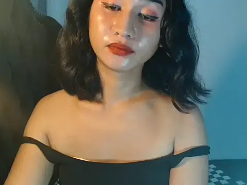 Snapshot of lava_lux chatting on June 18, 9:14 am lava lux online show from June 18, 9:14 am