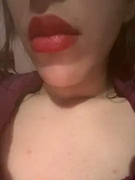 Mimisixo online show from April 11, 6:23 pm