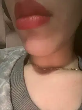 Mimisixo online show from April 17, 5:27 pm