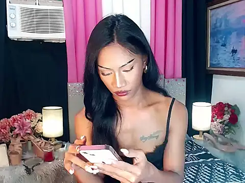 sassylatina online show from April 5, 4:37 pm