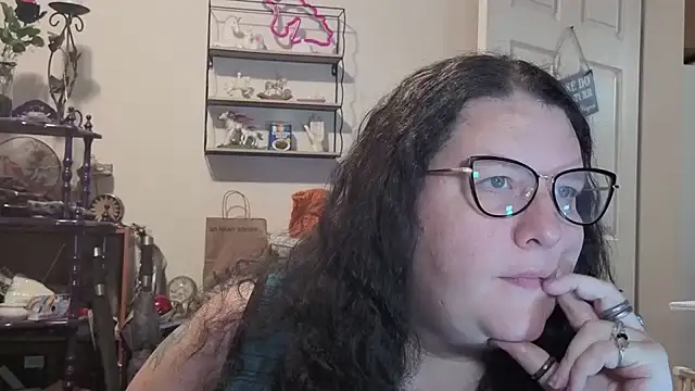 Snapshot of emberlynnix chatting on September 15, 5:07 am emberlynnix online show from September 15, 5:07 am