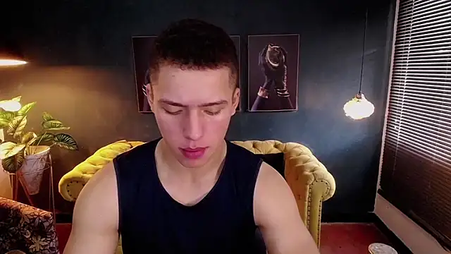 Snapshot of deivid_parker chatting on October 1, 2:01 pm deivid parker online show from October 1, 2:01 pm